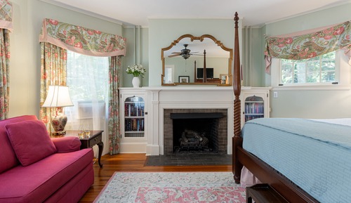 Room, Fireplace (Grace Suite)