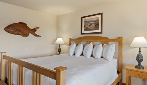Deluxe Studio 1 King Bed, with Balcony and Harbor View