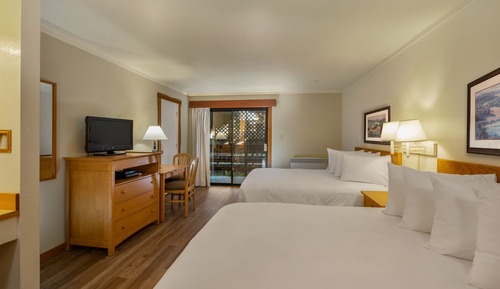2 Queen Beds w/ Balcony (No View) (Ground Floor)