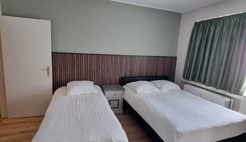 1 Bedroom Deluxe Apartment (Large Family 2)