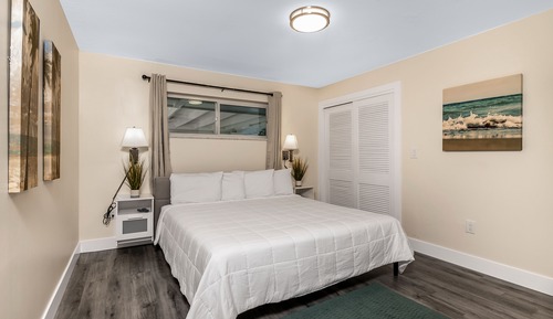 Grand Suite, 1 King Bed with Sofa bed, Pool View, Poolside