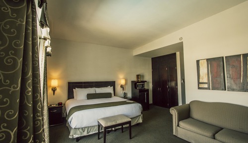 Suite, 1 King Bed