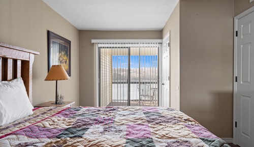 2 - BD Lakefront Deluxe Suite Unit 306