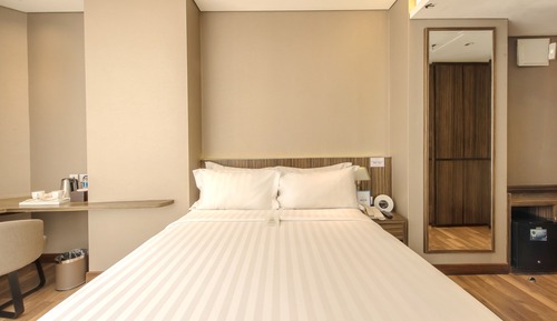 Deluxe Room, 1 Queen Bed