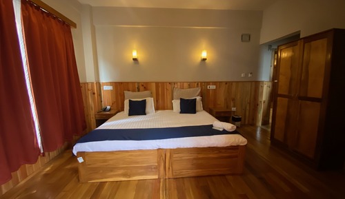 Deluxe Double or Twin Room
