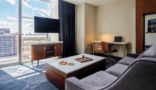 Suite, 1 King Bed (Broadway)