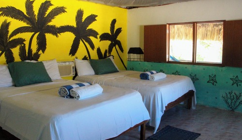 Traditional Cabin, 2 Double Beds, Partial Sea View, Beachside