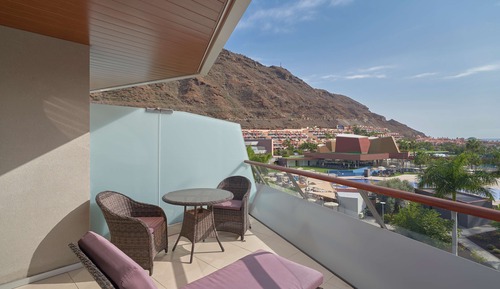 Family Room, Balcony