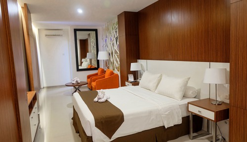 Junior Suite, 1 King Bed