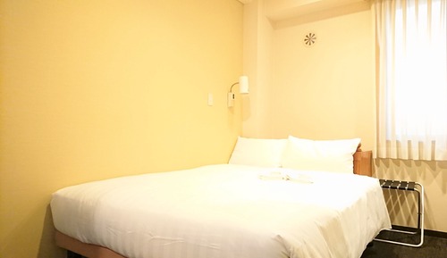 Semi-double Room, Smoking