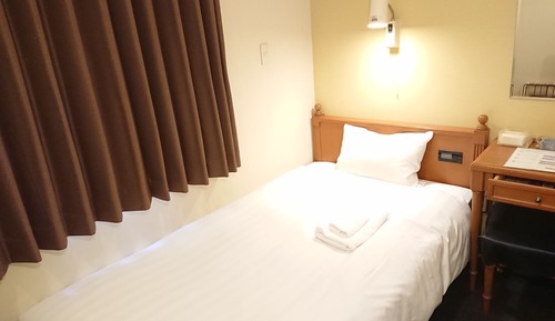 Single Room, Smoking