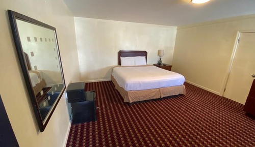 Standard Room, 1 King Bed