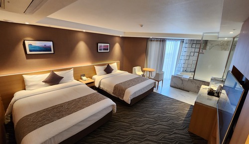 Junior Suite, 2 Double Beds, Sea View
