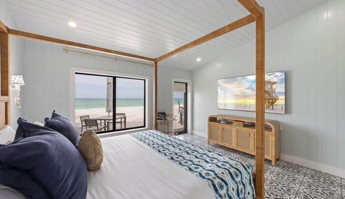 Beachfront Luxury King Room