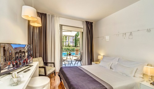 Comfort Double Room, 1 Queen Bed, Accessible, Pool Access