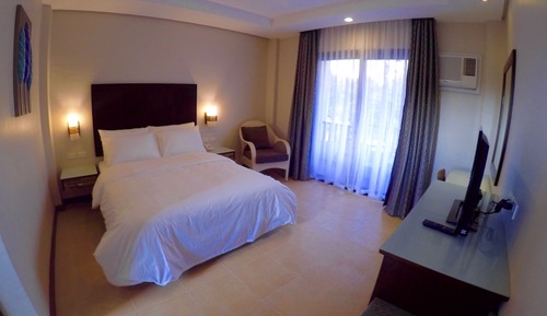 Superior Double Room, 1 Queen Bed, Non Smoking, Pool View
