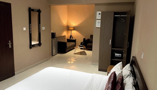 Studio Suite, 1 Queen Bed
