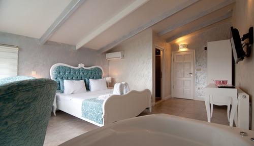 Deluxe Double Room (with Whirlpool)