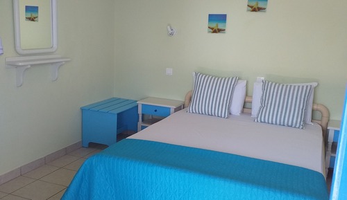 Studio, Sea View