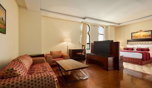 Panoramic Suite, 1 King Bed, Smoking
