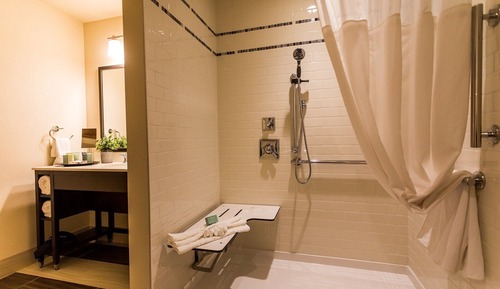 Grand Room, 1 King Bed, Mobility Accessible (Cru | Riverfront)