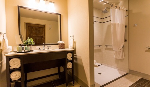 Room, 2 Queen Beds, Mobility Accessible (Riverfront)