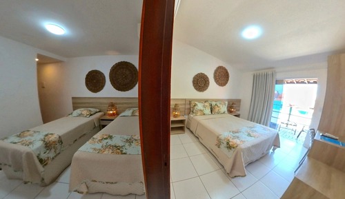 Comfort Room, Balcony