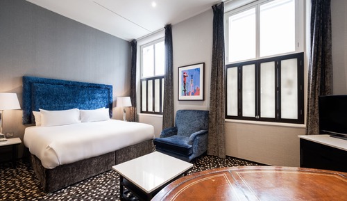 Deluxe Quadruple Room, Bathtub