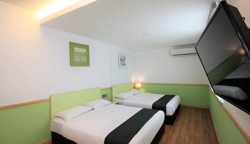Deluxe Family Suite