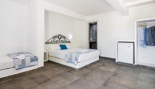 Superior Triple Room, Hot Tub