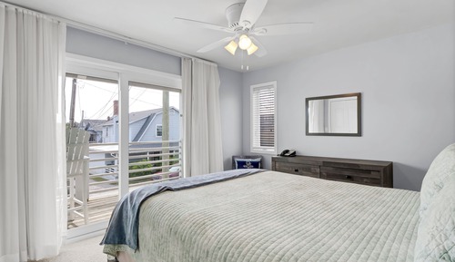 Exclusive Suite, 1 Queen Bed with Sofa bed, Kitchen, Ocean View