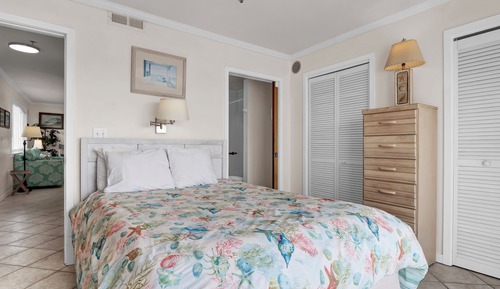 Exclusive Suite, 1 Queen Bed with Sofa bed, Kitchen, Ocean View
