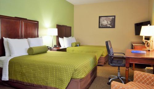 Queen Room with Two Queen Beds - Non-Smoking