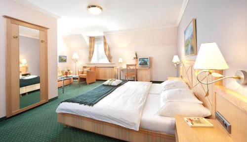 Large Double Room
