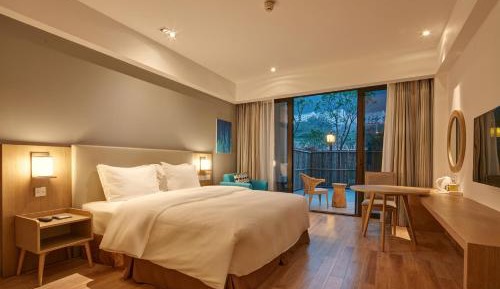 Standard King Room with Balcony