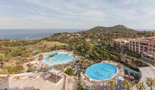 Select Two-Bedroom House (6 People)