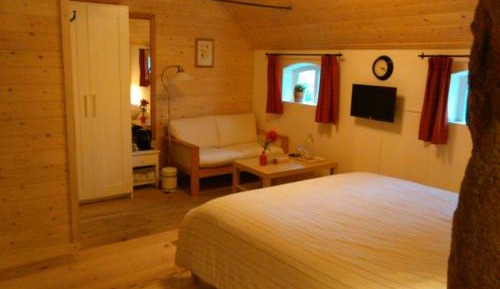 Double Room with Private Bathroom 'De hooischuur' 