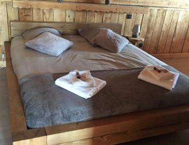 Four Bedroom Apartment (9 - 12 Adults)
