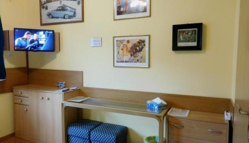 Studio with Private External Bathroom