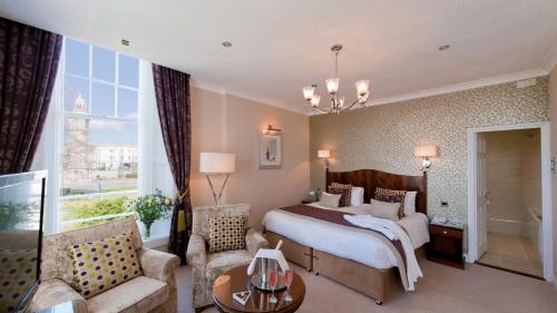 Deluxe River View Twin/Double Room