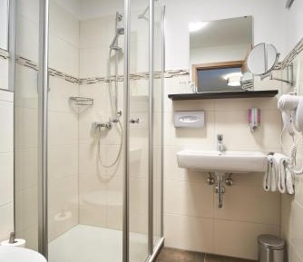 Comfort Double Room with 3 beds