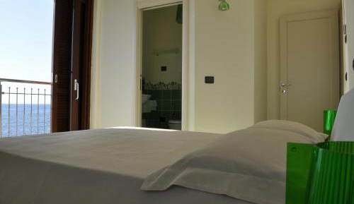 Two-Bedroom Apartment (6 Adults)