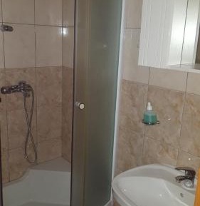 Twin Room with Shower