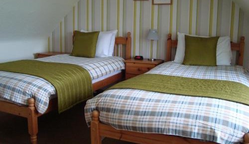 Twin Room with Private External Bathroom