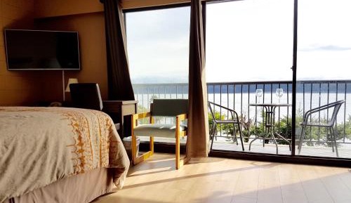 Oceanfront Full Kitchen Suite with Private Balcony 2 Queen