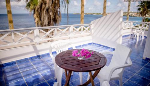 One-Bedroom Apartment with Sea View