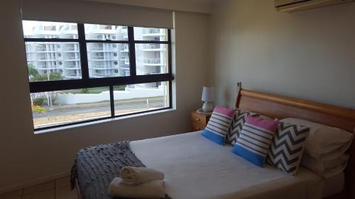 Two-Bedroom Apartment Marina Heights - Mid Level