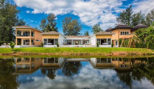 Five-Bedroom Villa with Private Pool - 62F