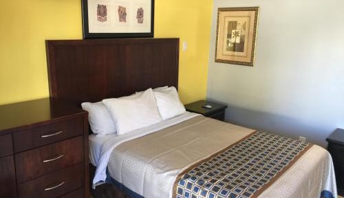 Standard Queen Room