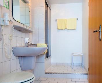 Basic Triple Room
